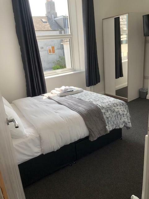 Ocean Holiday Apartments Plymouth Ngoại thất bức ảnh