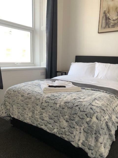 Ocean Holiday Apartments Plymouth Ngoại thất bức ảnh