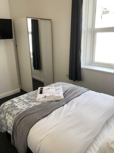 Ocean Holiday Apartments Plymouth Ngoại thất bức ảnh
